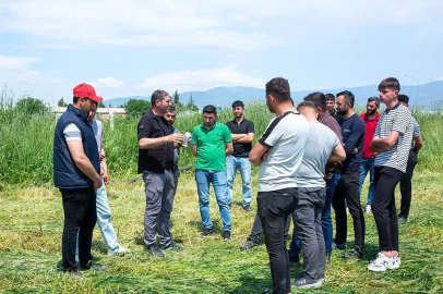 Genç çiftçi akademisinde eğitim saati
