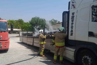 Sıcak demir yüklü tırda korkutan yangın
