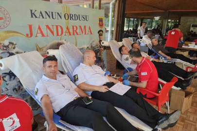 Antalya İl Jandarma Komutanlığı’ndan kan bağışına destek
