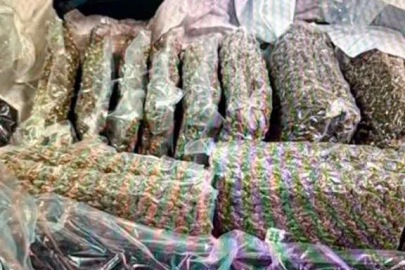 Kazakistan’da bagajında 21 kilo esrar taşıyan kadın gözaltına alındı
