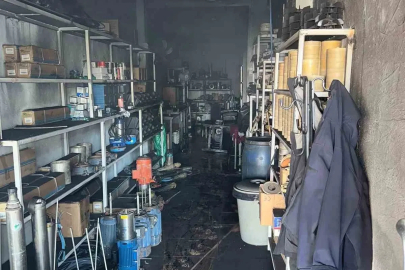 Diyarbakır’da çıkan yangında iş yeri kullanılamaz hale geldi
