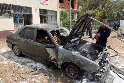 Park halindeki otomobilde çıkan yangın söndürüldü
