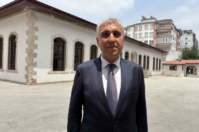 Depremde ağır hasar alan 115 yıllık tarihi okul yeniden eğitime açılıyor
