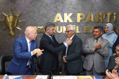 CHP’li meclis üyesi istifa ederek AK Parti’ye geçti
