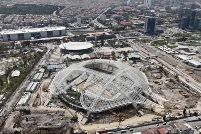 Ankara’nın yeni stadı için iki bakandan ortak paylaşım
