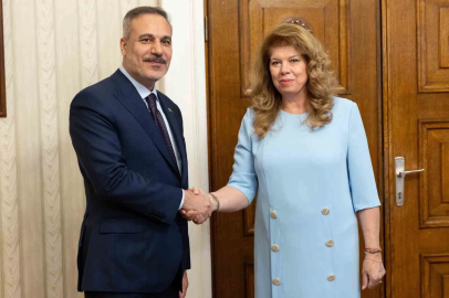 Bakan Fidan, Bulgaristan Cumhurbaşkanı Yotova ile görüştü
