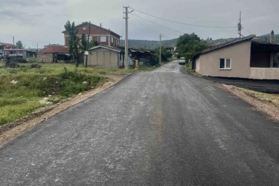 Gediz’in Aşıkpaşa ve Yeşilova köylerinde sıcak asfalt sevinci
