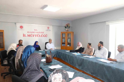 Elazığ’da manevi rehberlik alanlarında yürütülen faaliyetler değerlendirildi
