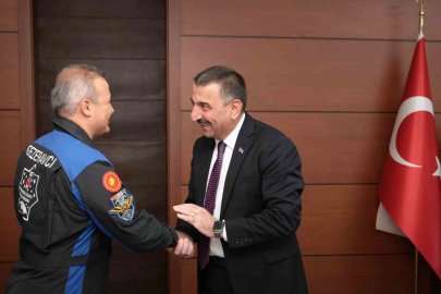 İlk Türk Astronot Alper Geze ravcı’dan Vali Bektaşoğlu’na ziyaret
