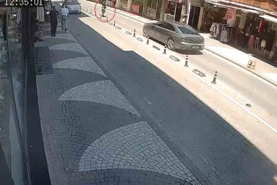 Yolun karşısına geçen engelli yayaya otomobil çarptı
