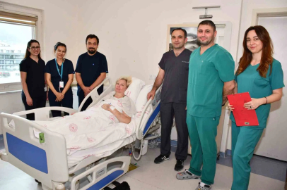 Karnından 12 kilogramlık yumurtalık kitlesi çıkarıldı
