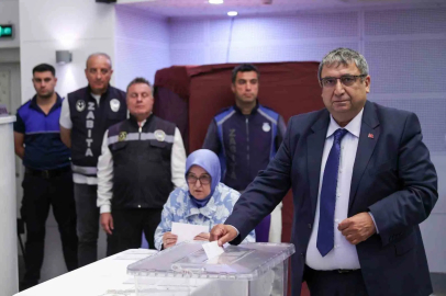 Buca Belediyesi’nde Başkanvekili CHP’li Hüseyin Benzer oldu
