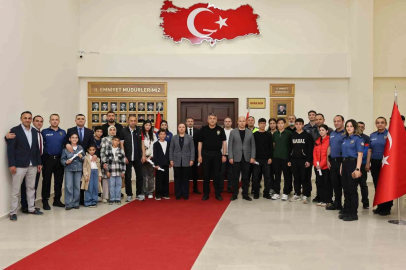 "Biz Bize Yeteriz" dediler, çocukların eğitimine gönüllü destek oldular
