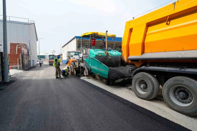 Tarsus’ta 23 sokakta sıcak asfalt çalışması
