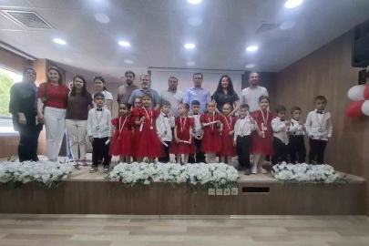 Yeni okulda ilk sahne
