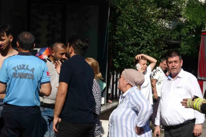 Tuzla’da korkutan çatı yangını
