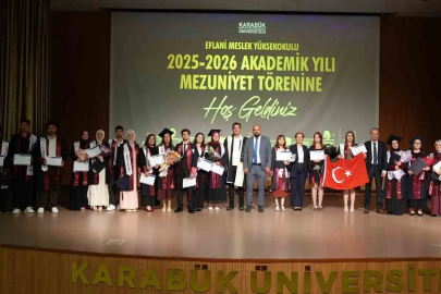 Karabük’te meslek yüksekokullarında mezuniyet coşkusu
