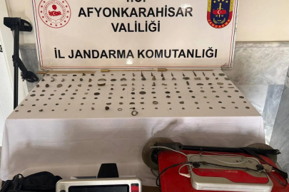 Jandarma tarihi eser niteliği taşıyan 150 adet sikke ve obje ele geçirdi
