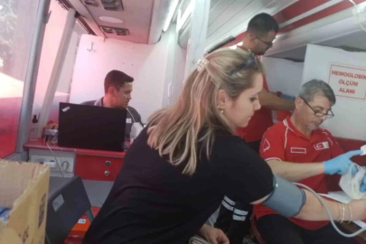 Kızılay’dan sıcaklara karşı akşam mesaisi
