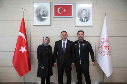 Bakan Yardımcısı Yerlikaya şampiyonları kutladı

