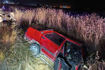 Mardin’de iki otomobilin çarpıştığı kazada 1 kişi öldü, 4 kişi yaralandı
