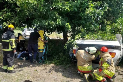 Erzin’de otomobil takla attı: 3 yaralı
