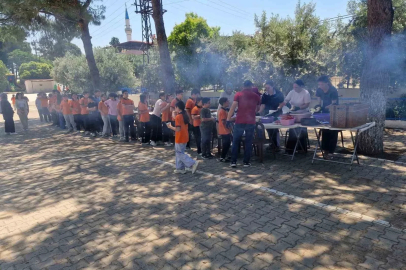 Bayramın bereketi okul bahçesine taşındı
