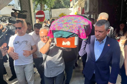 Özgür Özel, İzmir’de Gönülşen ailesinin cenazesine katıldı

