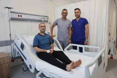 Sırtındaki 10 yıllık kitlenin içinden 1 buçuk kilogramlık tümör çıktı
