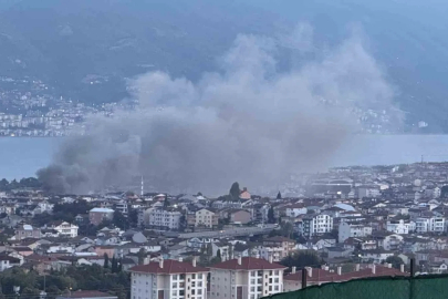 Gecekonduda çıkan yangın mahalleliyi sokağa döktü: Kundaklama şüphesi araştırılıyor
