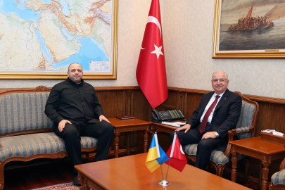 Bakan Güler,  Ukrayna Milli Güvenlik ve Savunma Konseyi Sekreteri Umerov ile bir araya geldi
