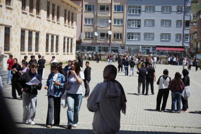 Bayburt’ta 876 öğrenci LGS heyecanı yaşadı
