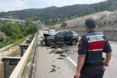 Bilecik’te otomobil tıra arkadan çarptı: 2 yaralı
