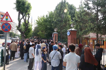 Eskişehir’de LGS heyecanı sabahın erken saatlerinde başladı
