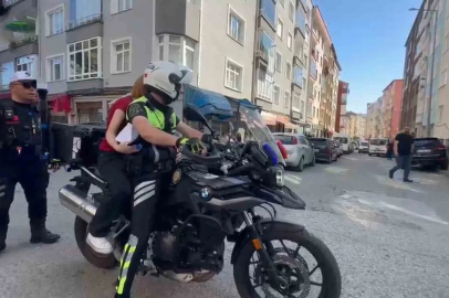 Kimliğini evde unutan öğrenciyi polis sınava yetiştirdi
