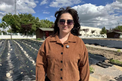 Öğrenciler doğal ürünler bahçesinde uygulamalı eğitim aldı

