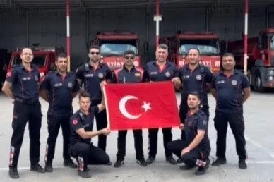 Osmaniye’de itfaiyecilerden A Milli Takım’a klipli destek
