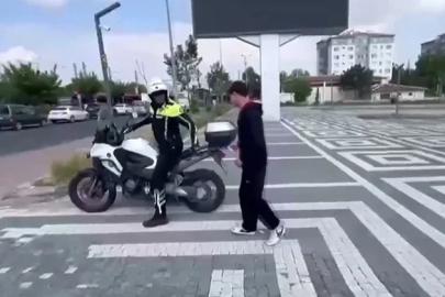 LGS sınavına geç kalan öğrencilerin imdadına polis ekipleri yetişti
