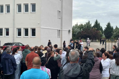 Kırklareli’nde LGS heyecanı: Öğrenciler içeride, aileler dışarıda ter döktü

