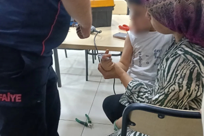 Osmaniye’de parmağı duş başlığına sıkışan çocuğu itfaiye kurtardı
