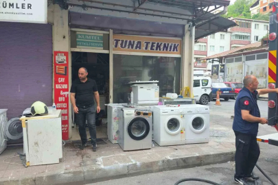 Tamircinin deposunda çıkan yangın korkuttu
