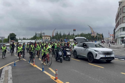 Niğde’de yüzlerce bisiklet tutkunu sağlıklı yaşam için pedal çevirdi
