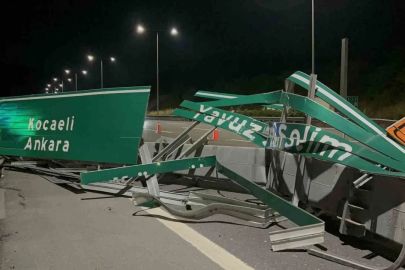 Kuzey Marmara Otoyolu’nda kamyonun açılan damperi tabelaya çarptı: Kapanan yol trafiğe açıldı
