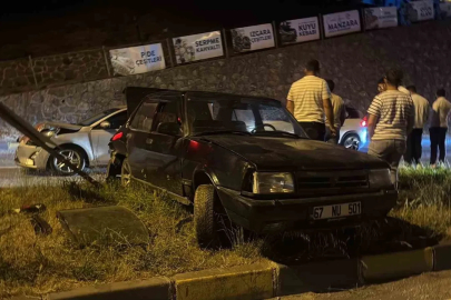 Otomobille çarpışan araç metrelerce sürüklendi
