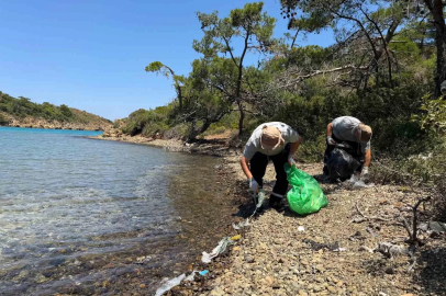 Doğa için el ele verdiler, Balıkaşıran koyunu temizlediler
