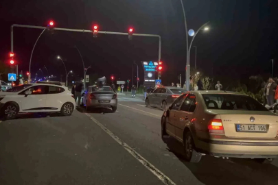 Niğde’de 5 aracın karıştığı zincirleme kaza: 2 yaralı
