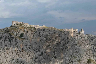 UNESCO listesindeki Anavarza Antik Kenti ziyaretçilerini ağırlıyor
