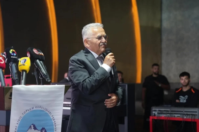 Başkan Büyükkılıç’tan 8. Kayserililer Zirvesi’nde birlik, beraberlik ve dayanışma vurgusu

