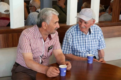 Emeklilere ücretsiz çay ve su ikramıyla kütüphane imkanı
