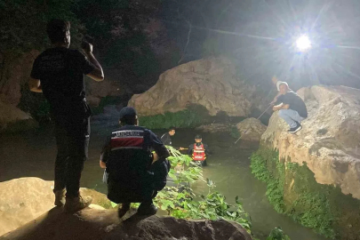 Vadide girdiği suda akıntıya kapılan çocuk hayatın kaybetti
